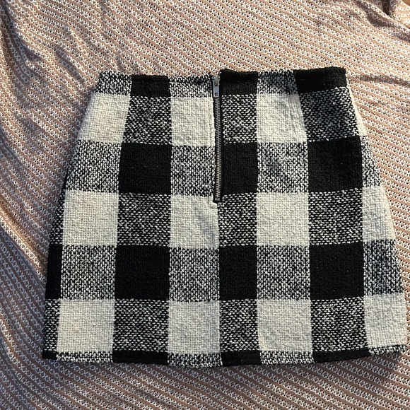Forever 21 checkered skirt 🖤✨ - Picture 3 of 3